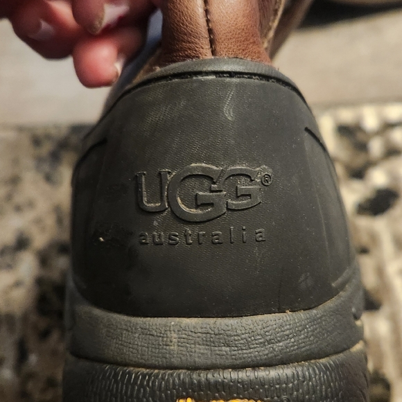 Ugg Brantling size 8 waterproof.  Vibram Sole - Picture 6 of 9